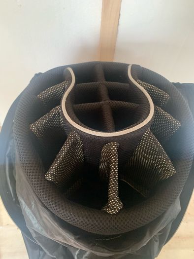 Spalding Golf bag w cooler, Raincover, & carry strap