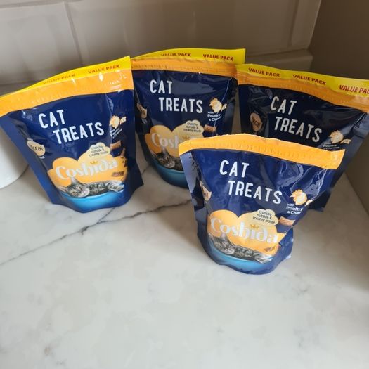Cat Treats X 4
