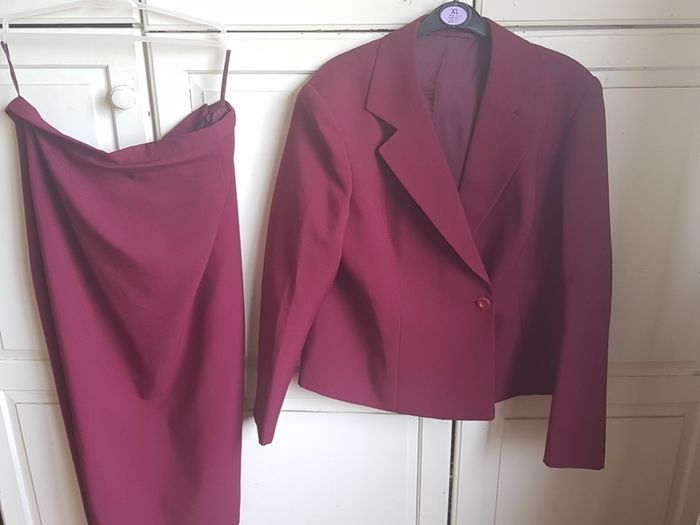Jacket and skirt set