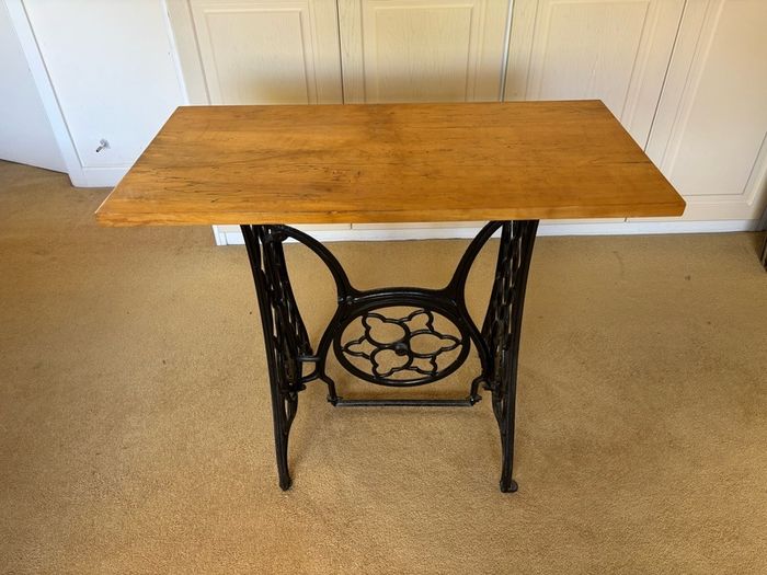 Vintage "Singer" table