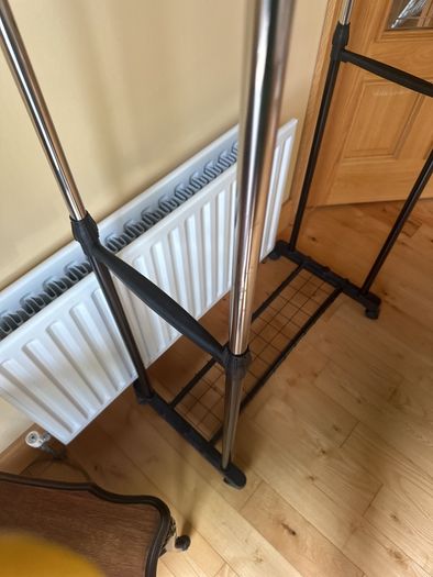 Double bar cloth rail
