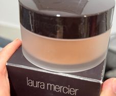 Laura mercier powder