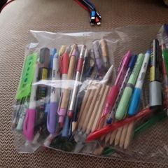 kids colouring pencils