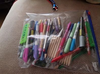 kids colouring pencils