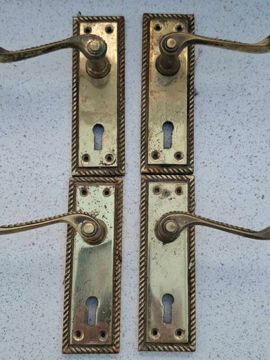 Door Handles Brass (PER PAIR).