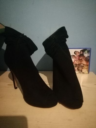 Ladies boots