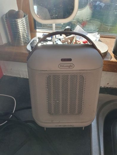 Delonghu heater hot and cold