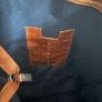 Mid sized genuine leather tote in cognac Image 7