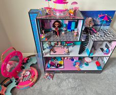 LOL Surprise OMG Doll House PLUS Surprise Hair Beads Salon