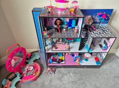LOL Surprise OMG Doll House PLUS Surprise Hair Beads Salon