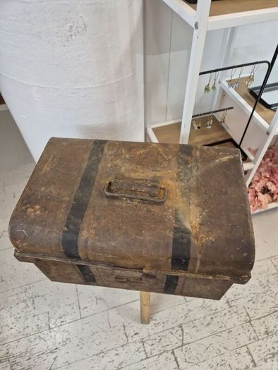 Small Antique Tin steamer trunk
