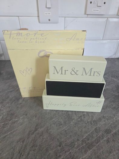 Mr and Mrs Sign with blackboard