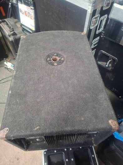 Yorkville Powered Bass bins