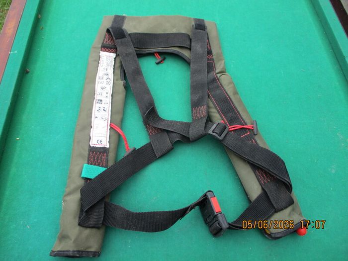 XM Quickfit - Self Inflating Life Vest
