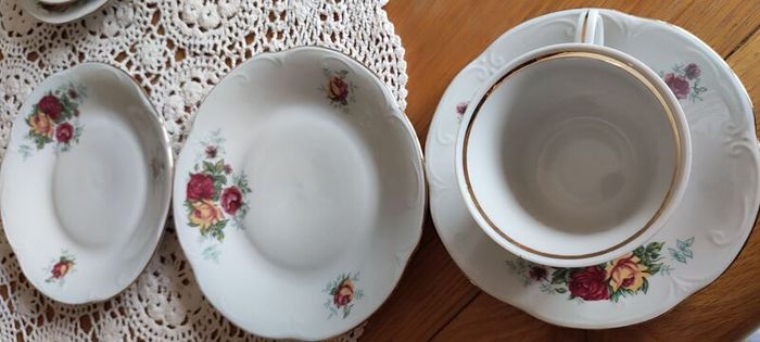 Porcelain set for 5