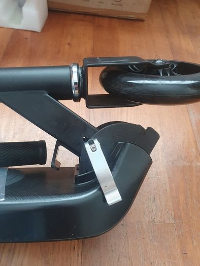 Kids Electric Scooter EZ-P1 : 100W New/Unused