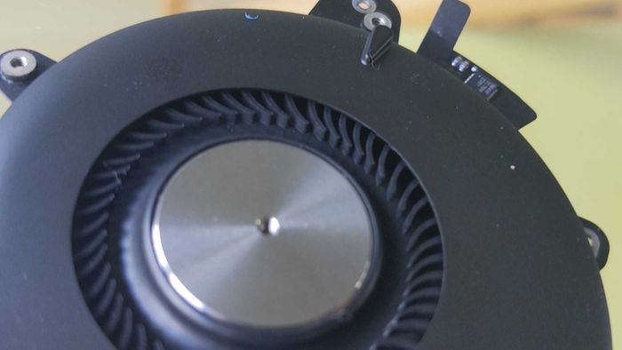 Macbook Pro A1989 A1706 Fan Apn: 610-00146-a Model No: Cc020k02c