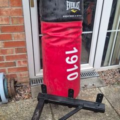 boxing bag 1910 wall bracket