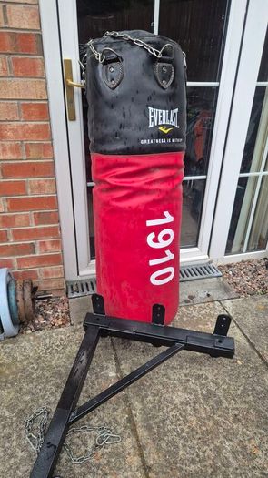 boxing bag 1910 wall bracket