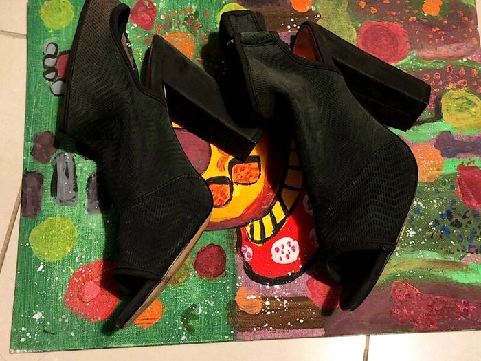 PRICE DROP Quick sale Aldo heels size 7