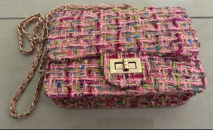 Shoulder bag