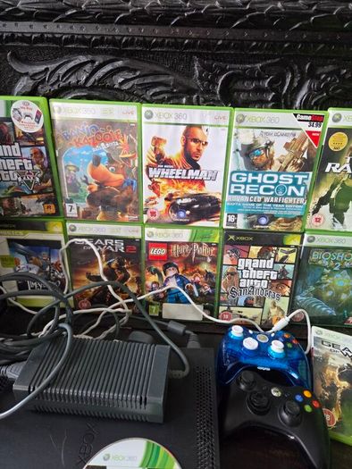 Xbox 360, 3 Controllers, 58 Games