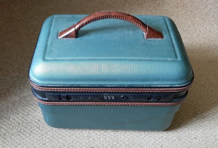 Cosmetics / jewellery storage (travel) bag