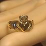 9ct Gold Women's Irish Claddagh Ring. Image 2