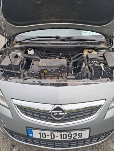 Opel Astra J 2010