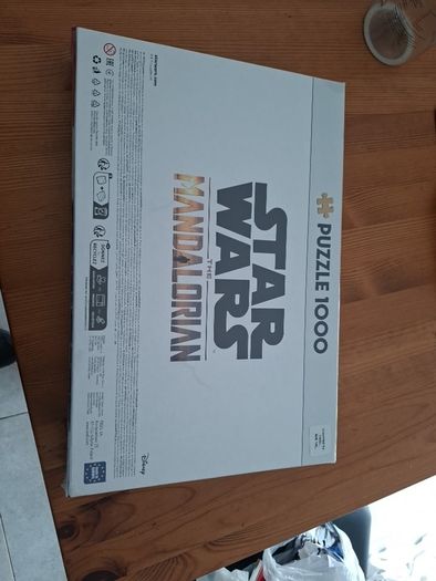 BNIB 1000piece Star wars Mandalorian