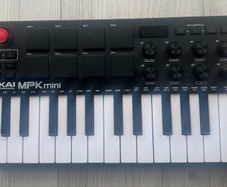 Akai Professional MPK Mini MK3 MIDI Keyboard Controller