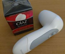 Olay Regenerist facial cleansing brush