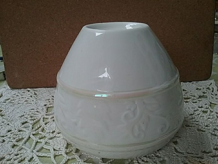 Beleek Living Tea light burner +Another