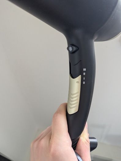 Hairdryer