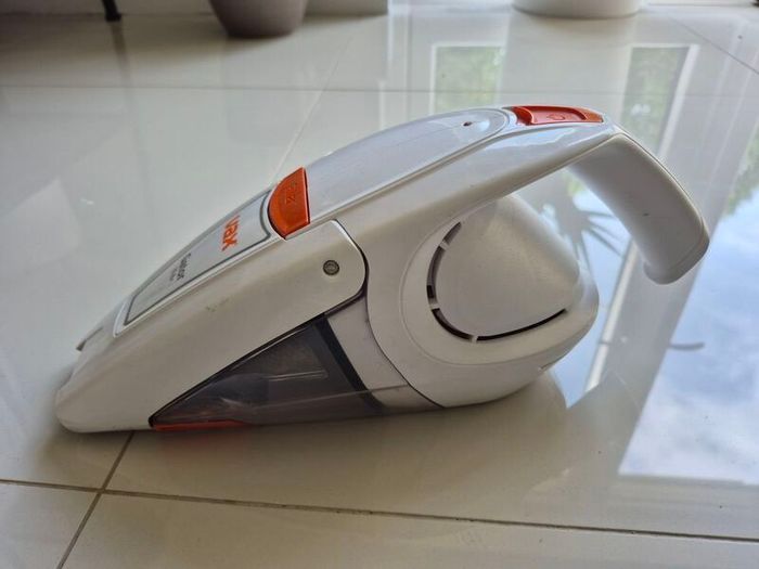 Car handheld vacuum cleaner