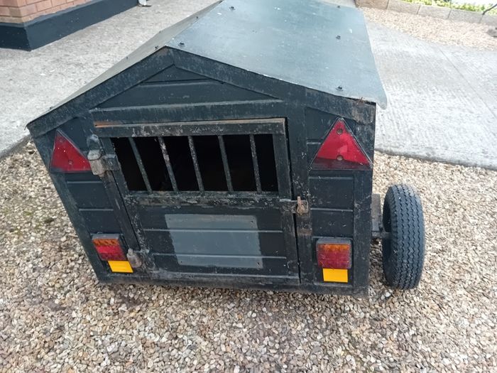 Dog trailer