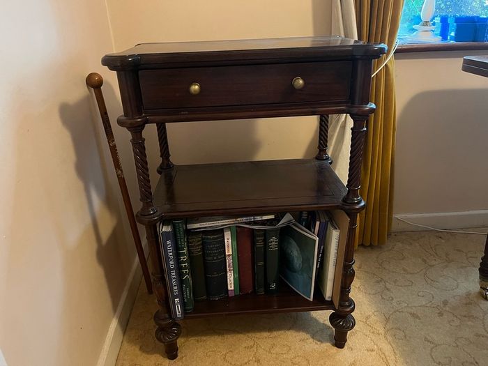 Antique shelving table