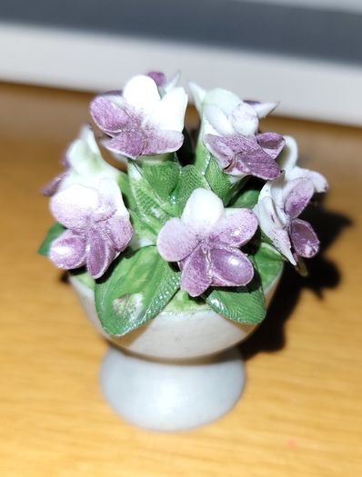Collectible miniature flowers