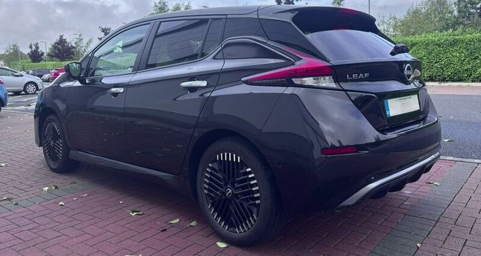 2025 Nissan LEAF SV 62kWh Cold Pack - Only15,800km