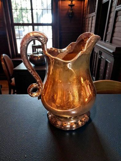 Beautiful antique lustre pitcher 20cm