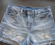 Levis denim shorts pristine