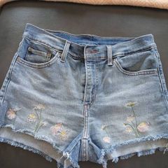 Levis denim shorts pristine