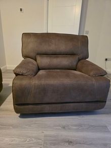 Baxter EZ Living Cuddle Chair
