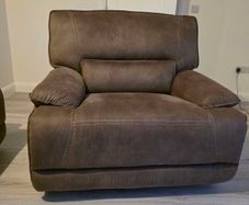 Baxter EZ Living Cuddle Chair