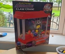 Arcade Claw Crane