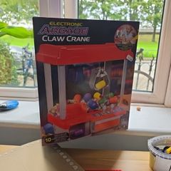 Arcade Claw Crane