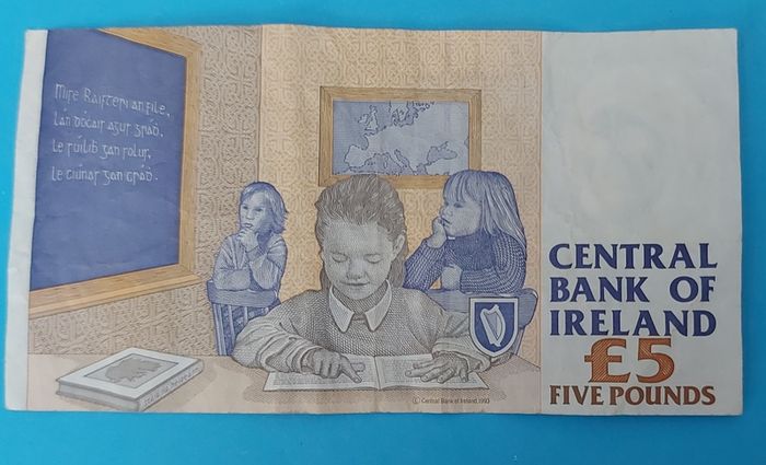 Irish 3 X 1999  Five Pound banknots in Fine  condition