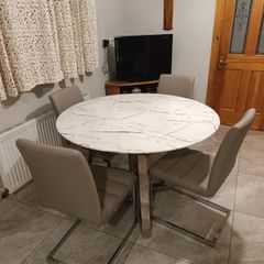 Kitchen table