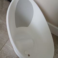 Snuggle baby bath