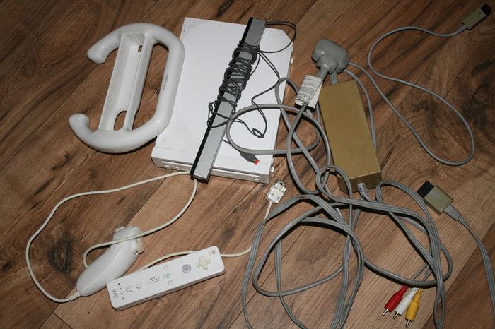 Wii set (in working order)